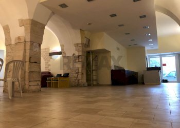 Ricezione / Lobby - Commercial Premises Via della libertà
 
6, Putignano - photo 33