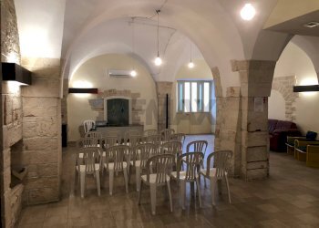 Sala da pranzo - Commercial Premises Via della libertà
 
6, Putignano - photo 36