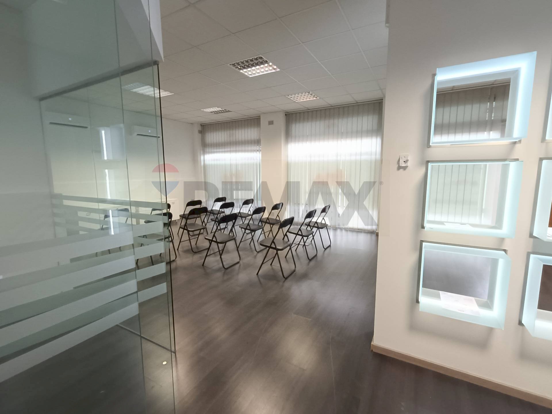 Sala da pranzo - Office Via Giuseppe Garibaldi
 
107, Magione - photo 3