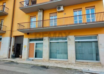 Edificio all\'aperto - Ufficio Via Giuseppe Garibaldi
 
107, Magione - foto 1