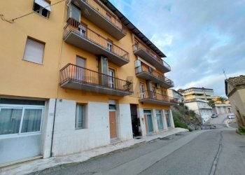 Edificio all\'aperto - Ufficio Via Giuseppe Garibaldi
 
107, Magione - foto 2