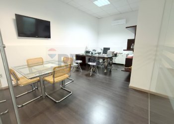 Sala da pranzo - Ufficio Via Giuseppe Garibaldi
 
107, Magione - foto 6