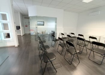 Sala da pranzo - Ufficio Via Giuseppe Garibaldi
 
107, Magione - foto 8