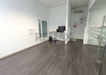 Stanza vuota - Ufficio Via Giuseppe Garibaldi
 
107, Magione - foto 12
