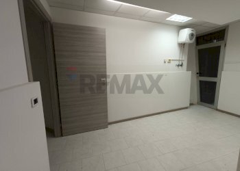 Stanza vuota - Ufficio Via Giuseppe Garibaldi
 
107, Magione - foto 13