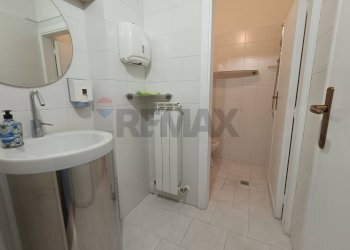 Bagno - Ufficio Via Giuseppe Garibaldi
 
107, Magione - foto 14