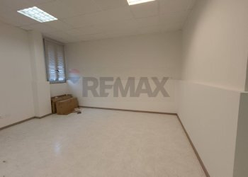 Stanza vuota - Ufficio Via Giuseppe Garibaldi
 
107, Magione - foto 20