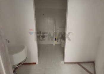 Bagno - Ufficio Via Giuseppe Garibaldi
 
107, Magione - foto 23