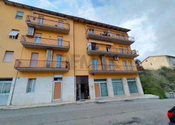 Edificio all\'aperto - Ufficio Via Giuseppe Garibaldi
 
107, Magione - foto 24