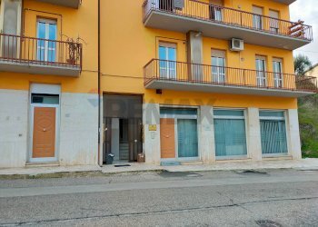 Edificio all\'aperto - Ufficio Via Giuseppe Garibaldi
 
107, Magione - foto 25