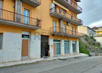 Edificio all\'aperto - Ufficio Via Giuseppe Garibaldi
 
107, Magione - foto 26