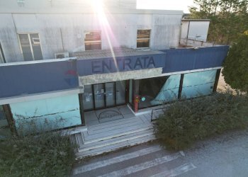 Edificio all\'aperto - Commercial Premises san padre pio
 
25, Bastia Umbra - photo 9