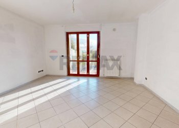 Stanza vuota - Quadrilocale VIA SOLFERINO
 
8, Marsciano - foto 2