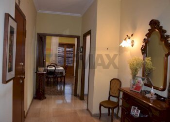 Hall / corridoio - Four-room apartment Viale Danimarca
 
57, Pomezia - photo 8