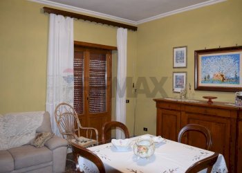 Sala da pranzo - Four-room apartment Viale Danimarca
 
57, Pomezia - photo 11