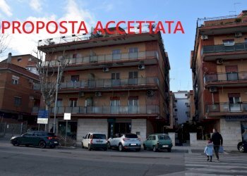 Edificio all\'aperto - Four-room apartment Viale Danimarca
 
57, Pomezia - photo 1
