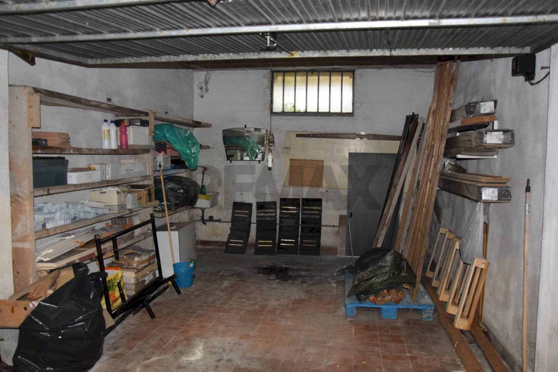 Dispensa di stoccaggio - Box Via Zara
12, Pomezia - photo 2