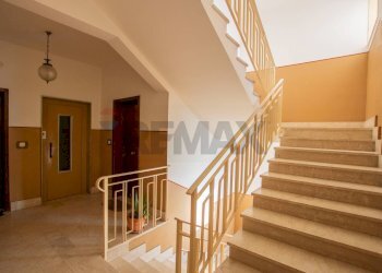 Scale - Appartamento VIA M. BONANNO
 
49, Siracusa - foto 4