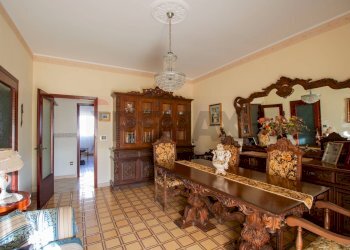 Sala da pranzo - Appartamento VIA M. BONANNO
 
49, Siracusa - foto 9