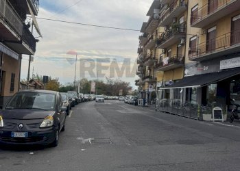 Edificio all\'aperto - Box Viale Mario Rapisardi, Catania - foto 2