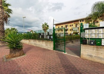 Edificio all\'aperto - Bilocale Via Dottor Carbone
 
27, Mascali - foto 1