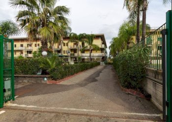 Edificio all\'aperto - Bilocale Via Dottor Carbone
 
27, Mascali - foto 3