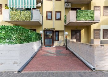 Edificio all\'aperto - Bilocale Via Dottor Carbone
 
27, Mascali - foto 5