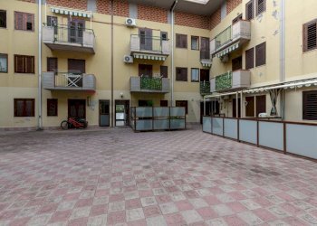 Edificio all\'aperto - Bilocale Via Dottor Carbone
 
27, Mascali - foto 7