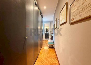 Hall / corridoio - Three-room apartment Via Ugo Foscolo
 
37, Trieste - photo 5
