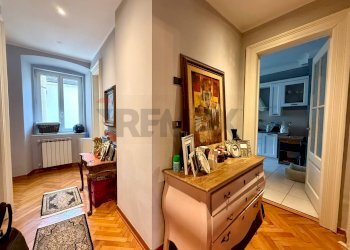 Hall / corridoio - Three-room apartment Via Ugo Foscolo
 
37, Trieste - photo 11