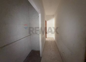 Hall / corridoio - Locale Commerciale viale annunziata
 
59, Priolo Gargallo - foto 13