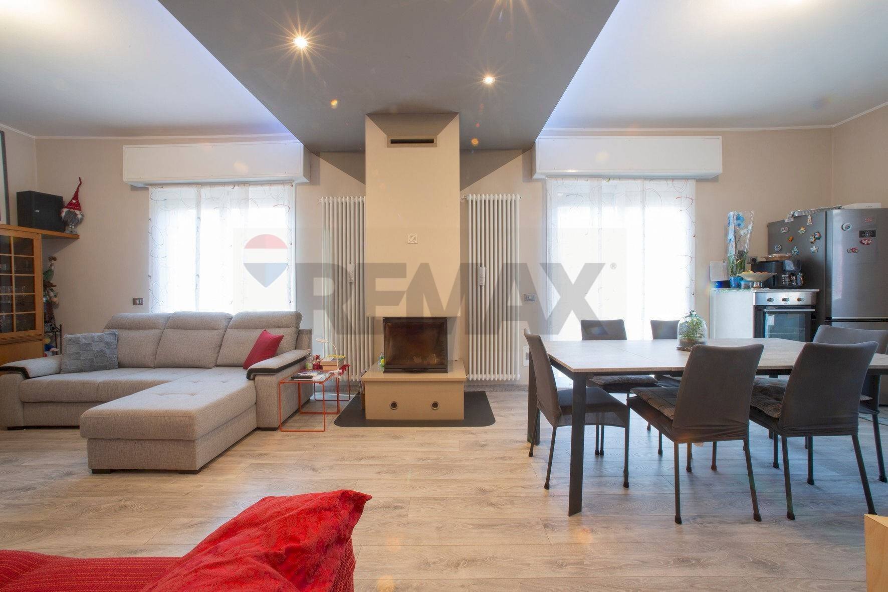 Sala da pranzo - Casa indipendente Costa Volpino - foto 1