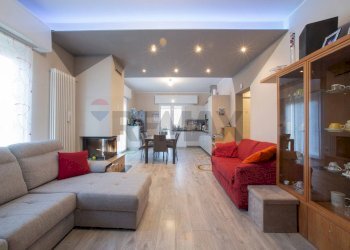 Sala da pranzo - Casa indipendente Costa Volpino - foto 5