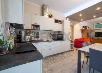 Cucina - Casa indipendente Costa Volpino - foto 7