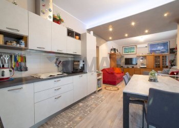 Cucina - Casa indipendente Costa Volpino - foto 9