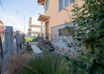 Edificio all\'aperto - Casa indipendente Costa Volpino - foto 50