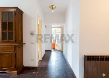 Hall / corridoio - Quadrilocale Bienno - foto 8