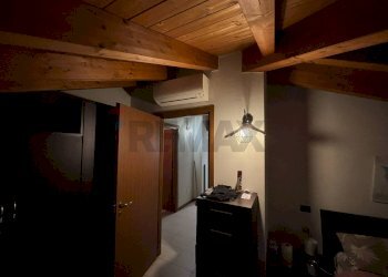 Camera / camera da letto - Quadrilocale Brembate - foto 22