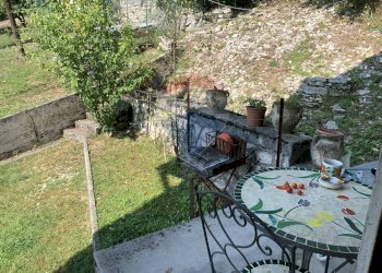 Giardino - Villa a Schiera Via Dante Alighieri
 
42, Arsiè - foto 7