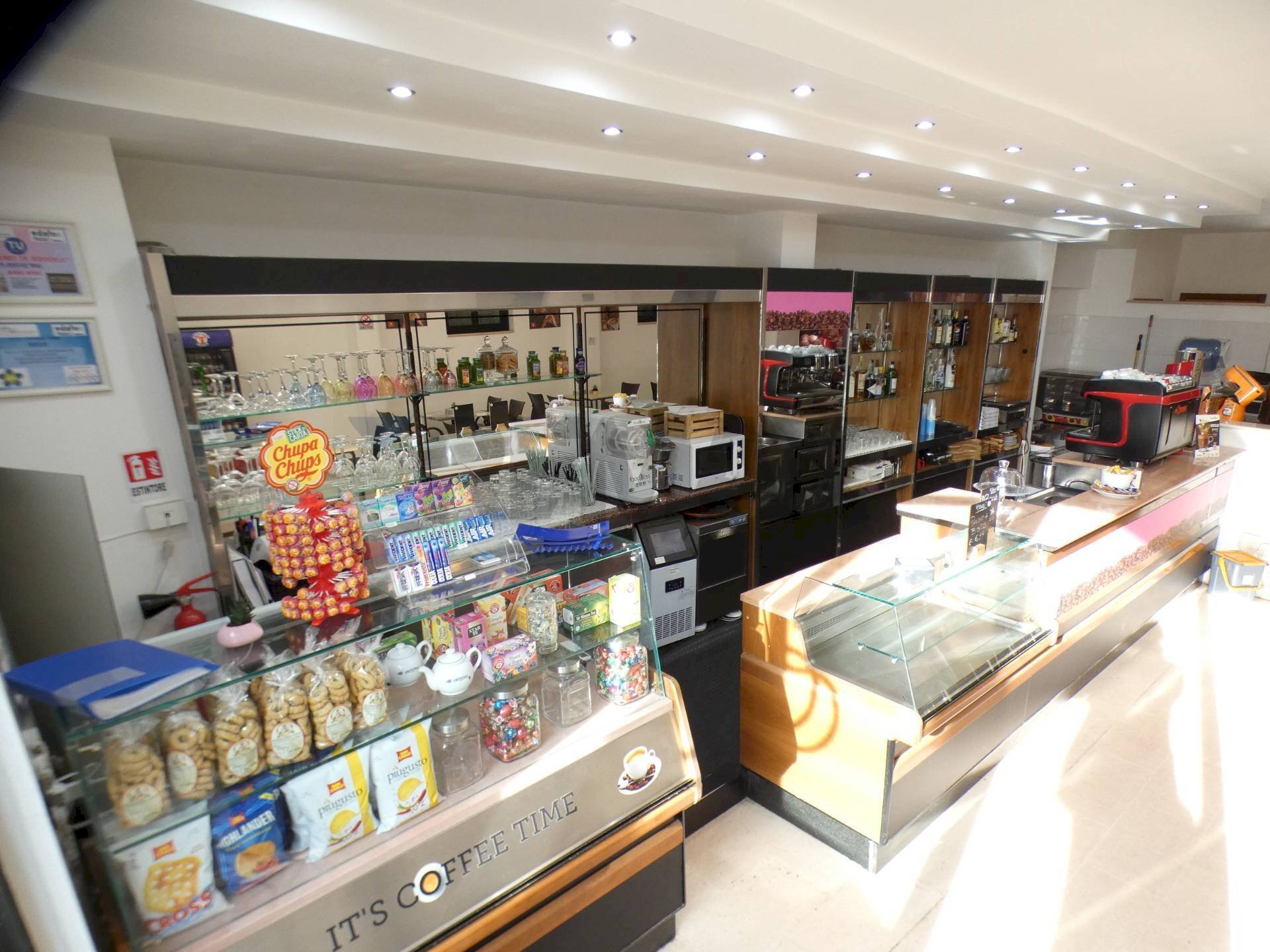 Dispensa di stoccaggio - Cafeteria - Cold Bar Via Pizzomunno
5, Vieste - photo 3