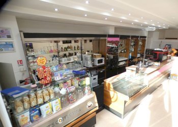 Dispensa di stoccaggio - Bar Tavola Calda - Fredda Via Pizzomunno
 
5, Vieste - foto 3