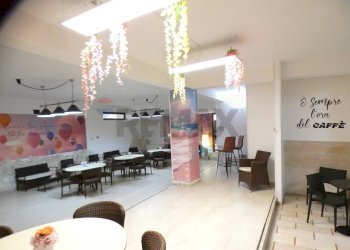 Sala da pranzo - Bar Tavola Calda - Fredda Via Pizzomunno
 
5, Vieste - foto 29