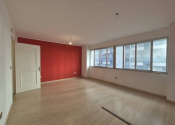 Foto 1 - Office Via Briuccia
 
52, Palermo - photo 1