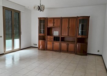 Foto 1 - Trilocale Via Brenta
 
15, Fano - foto 1