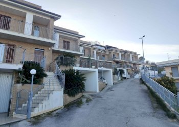 Foto 1 - Villa a Schiera Via Setti Carraro
 
17, Acquaviva Picena - foto 1