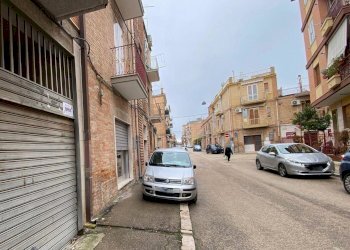 Foto 2 - Box VIA PAOLILLO, Lucera - foto 2