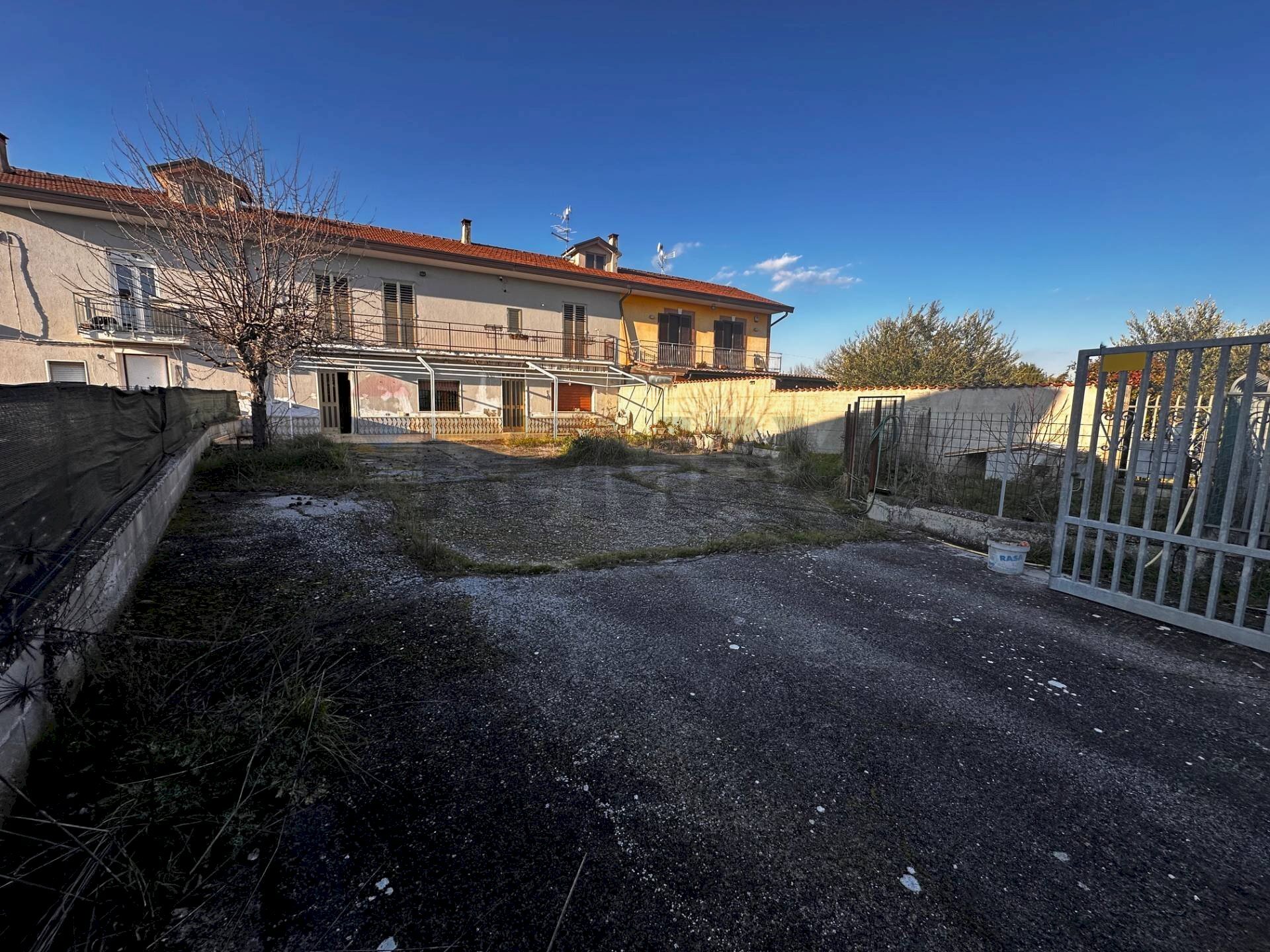 Casa all\'aperto - Casa semi indipendente via padre pio
 
211, Benevento - foto 2