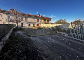 Casa all\'aperto - Casa semi indipendente via padre pio
 
211, Benevento - foto 2