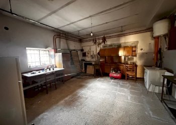 Dispensa di stoccaggio - Casa semi indipendente via padre pio
 
211, Benevento - foto 26