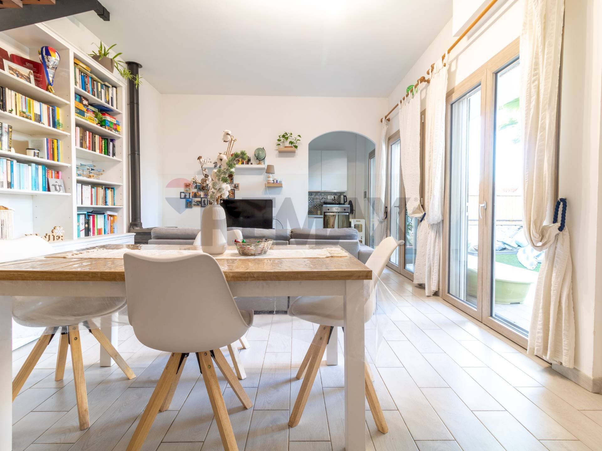 Sala da pranzo - Villa via portorose
 
11c, Fiumicino - photo 1